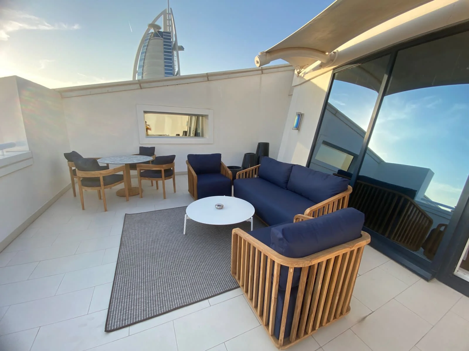 Outdoor restaurant furniture set